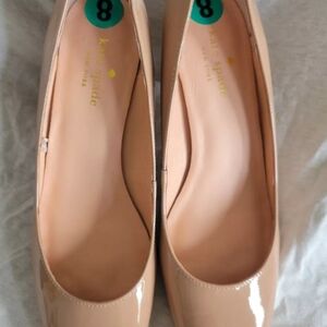 Kate Spade Cream Heels with Classic Design and Glossy Finish